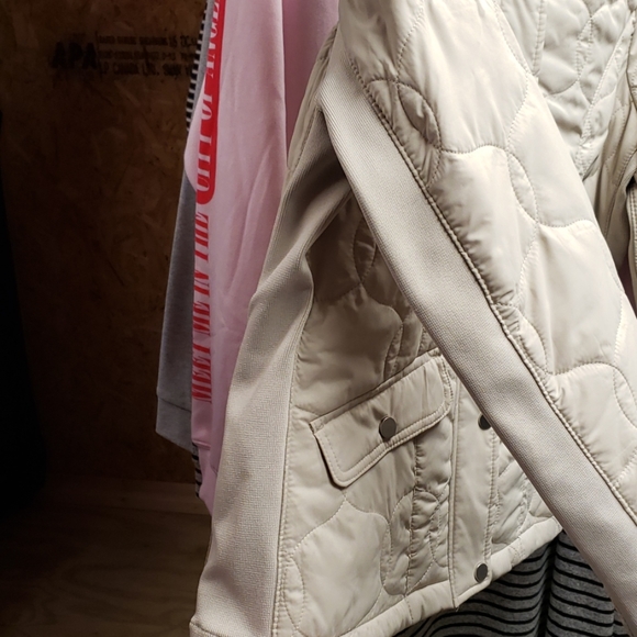 Quilted womens jacket - Picture 2 of 3